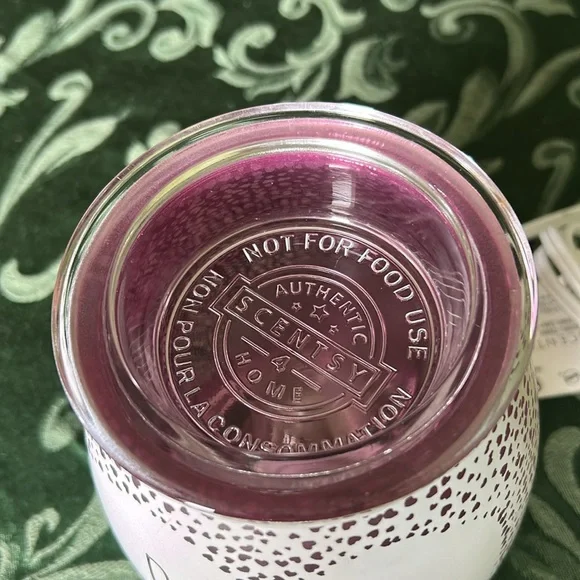 Scentsy BETTER TOGETHER large Warmer pink & white heart design beautiful - Picture 2 of 5